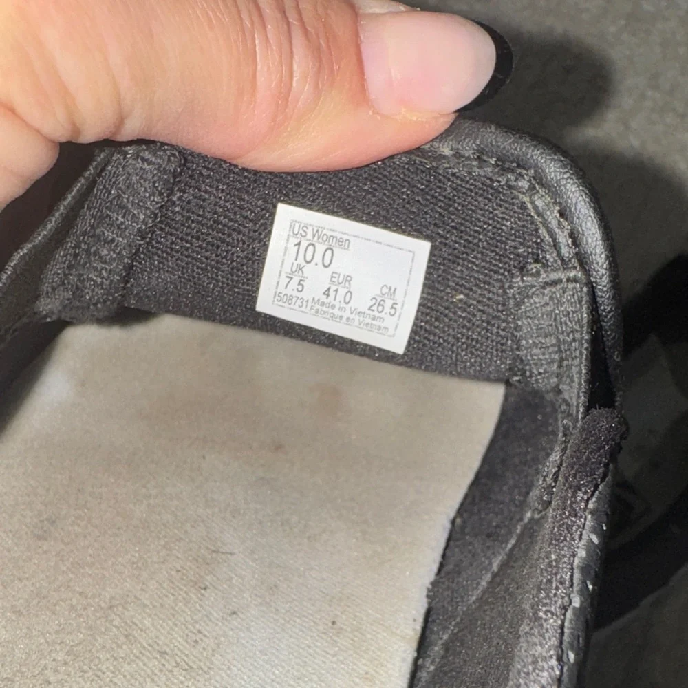 Vans women’s  Perforated Black classic Slip-On shoes black 10 - Picture 6 of 6